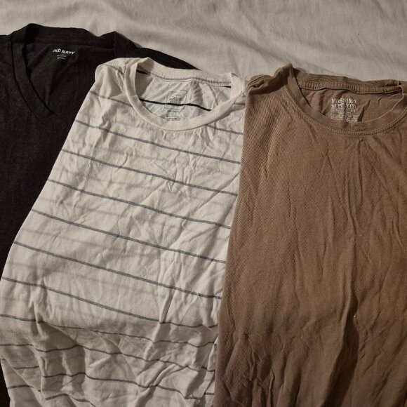 3 Brand Tees, 2 crews and a V ; 100% cotton - Picture 1 of 1